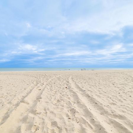Scenic Evans Hideaway Steps To Lake Huron! Oscoda Luaran gambar