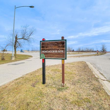 Scenic Evans Hideaway Steps To Lake Huron! Oscoda Luaran gambar