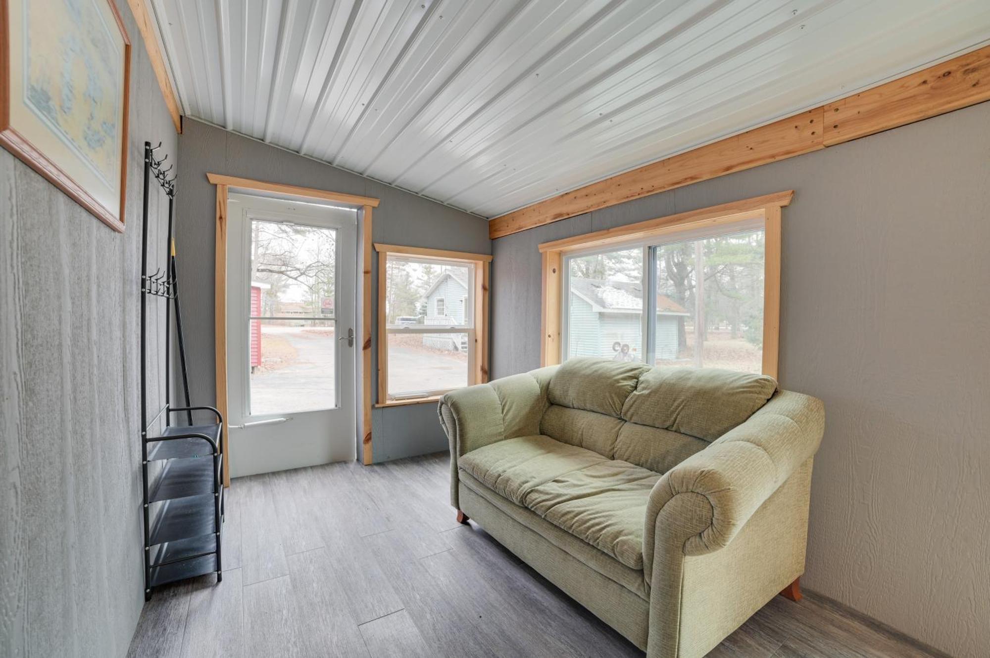 Scenic Evans Hideaway Steps To Lake Huron! Oscoda Luaran gambar