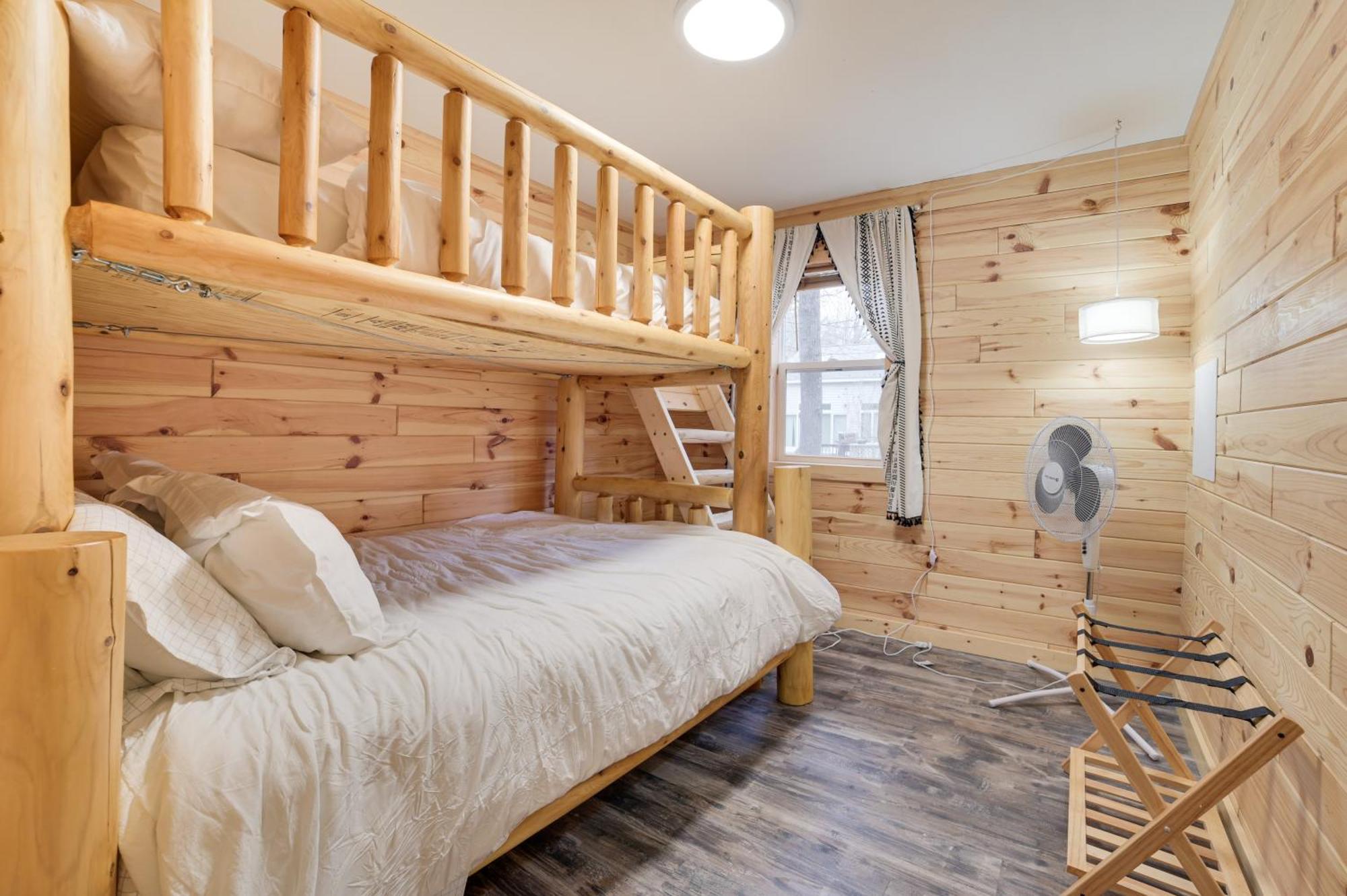 Scenic Evans Hideaway Steps To Lake Huron! Oscoda Luaran gambar