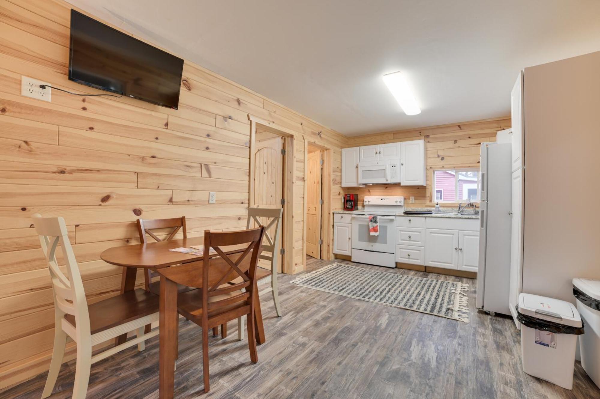Scenic Evans Hideaway Steps To Lake Huron! Oscoda Luaran gambar